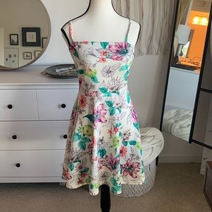 Stretch floral dress from BoohooNight, size 4 (US)